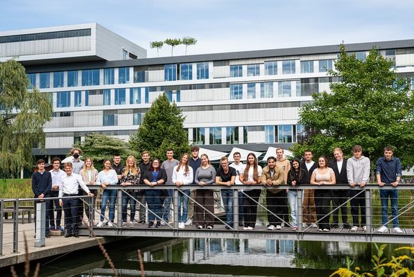 DACHSER welcomes 744 junior staff 