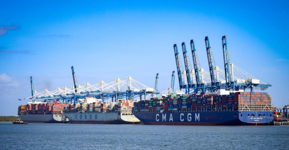 Three ships at Wando Welch Terminal _Photo - SCPA - English Purcell__sm.jpg