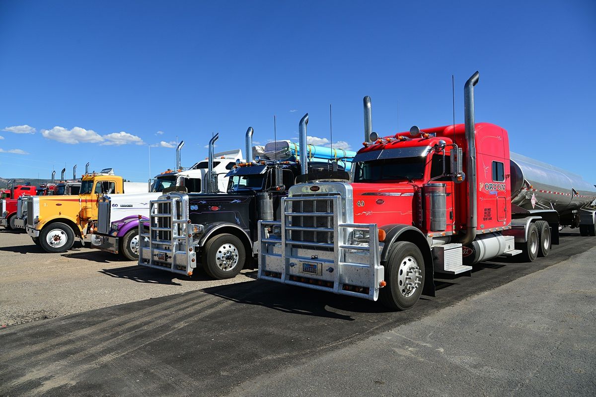 truck-fleet-602567_1920.jpg