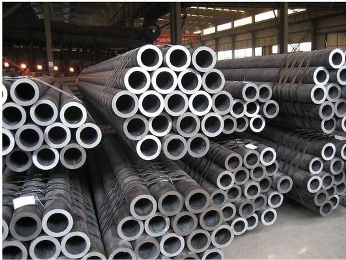 What is a Seamless Steel Pipe?